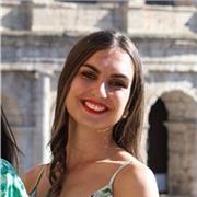 Profesora de Frances con 1 año de experiencia en Indonesia.Disponible para clases virtuales, y clases presencial (solo en Sevilla)